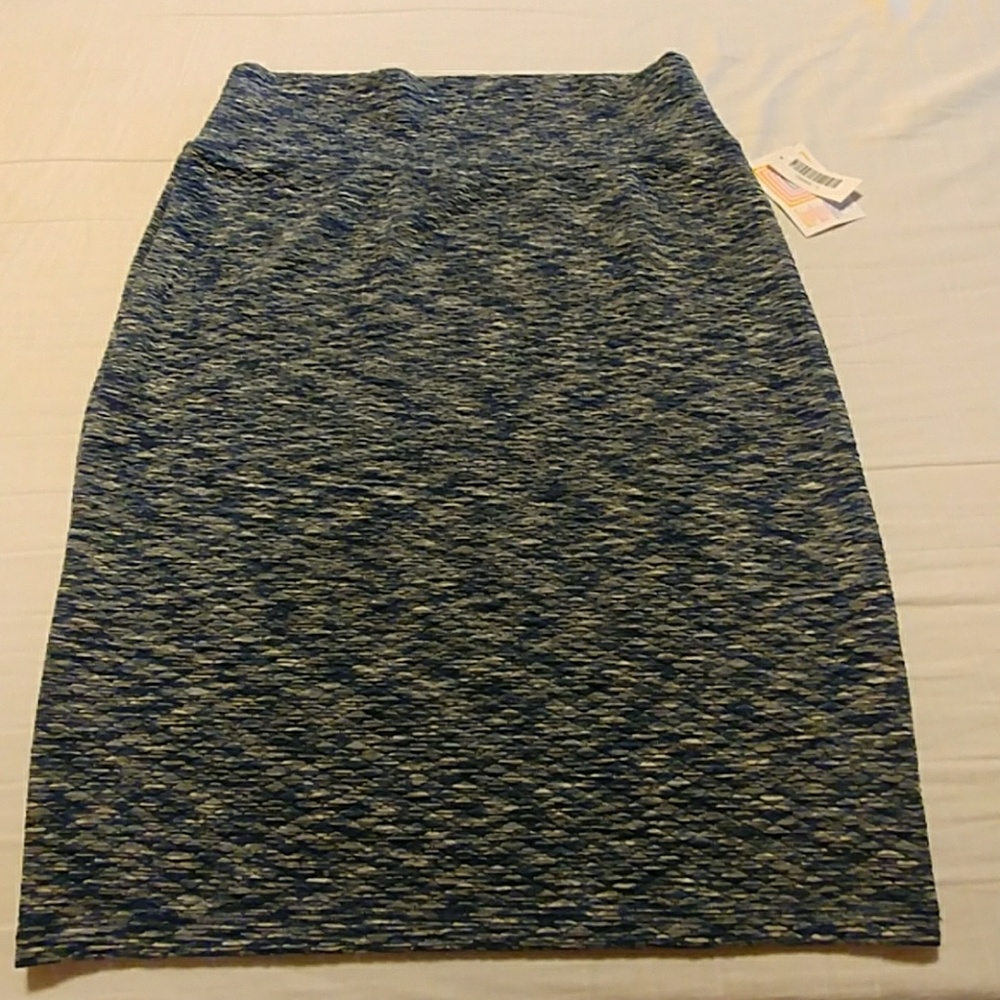 NWT Lularoe navy and white flecked Cassie skirt